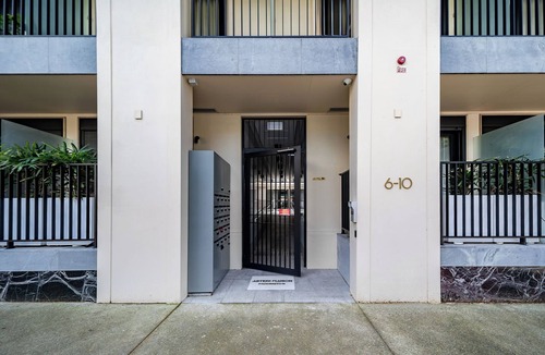 Paddington Apartment | Prime Paddington Apartment with Parking Near CBD