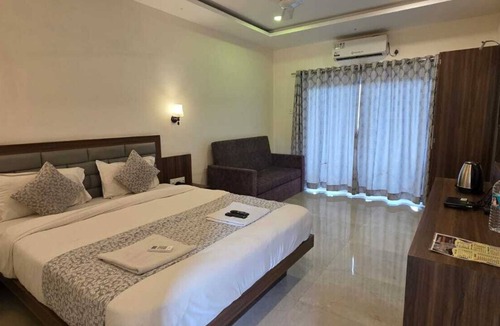 Bhilar Hotel | Prince Palace Bhilar in Village of Books
