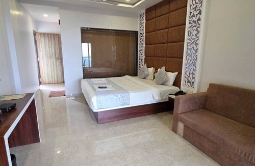 Bhilar Hotel | Prince Palace Bhilar in Village of Books
