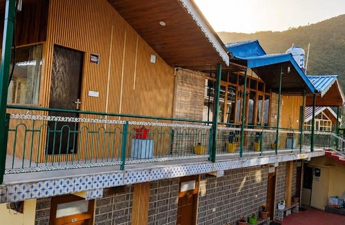 Kandaghat Hotel | pristine mountain lodge