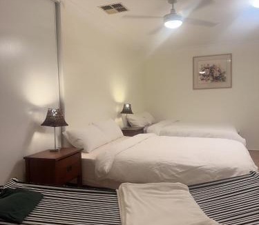 Elderslie Apartment | Private Room-2Queen beds