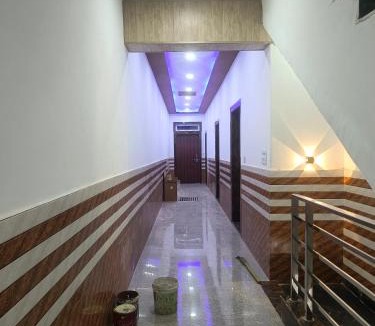 Govardhan Hotel | Priya Dham