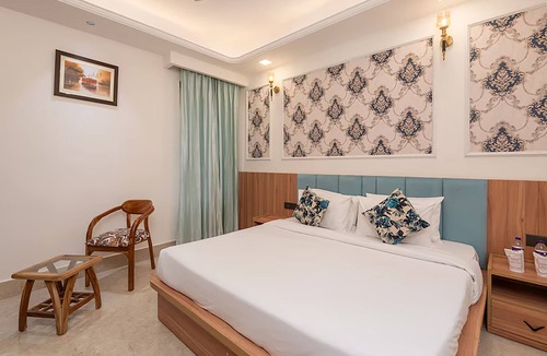 DLF Phase 5 Hotel | Qotel Signature - Golf Course Road