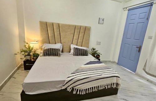 Khattalwada Hotel | Quaker Hill Cottages