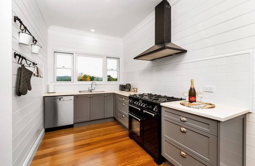 Berrima House | Quarry Hill Cottage – Sleeps 6, Walk to Berrima Village