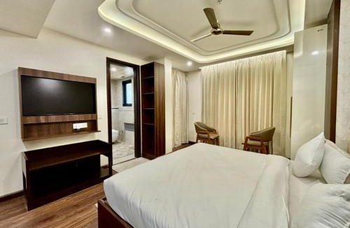 Sushant Lok Hotel | QuickIn Stayz by Rupali Homes