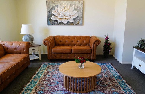 Denman House | Quiet 2BR for Productive Stays