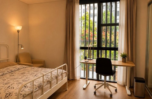 Botany Bed & Breakfast | Quiet 4BR Townhouse 2.5 Baths Near Sydney Airport, CBD & Beaches Free Parking