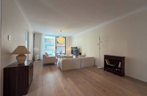 Chatswood Apartment | Quiet and Cozy 2BR Home in Chatswood with Parking