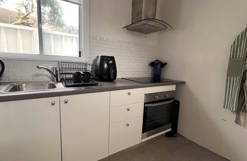 Budgewoi Apartment | Quiet, comfortable, self-contained studio in great beachside/lakeside location!