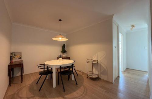 Chatswood Apartment | Quiet & Cozy 2BR Home in Chatswood with Parking