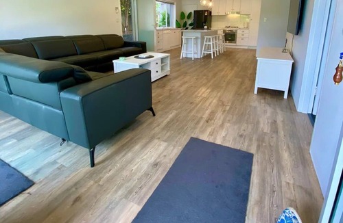 Mona Vale House | Quiet Park Retreat MonaValeBeach