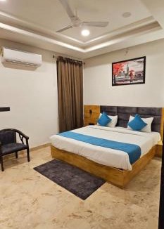 Vrindavan Hotel | Radha Bihari Nikunj Inn