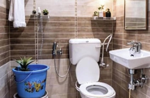 Agra Hotel | Radha Krishna Guest House