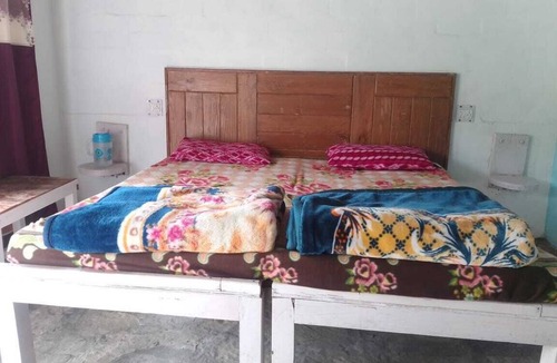 Lansdowne Hotel | Raiseraa Cottages