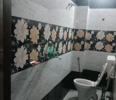 Paschim Vihar House | Rajwaniya home