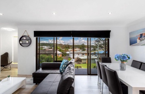 Salamander Bay House | Randall Family Retreat 22B Randall Drive