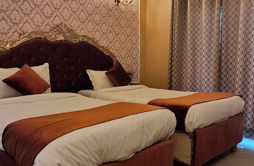 Taj Ganj Hotel | Ray of Maya Hotel