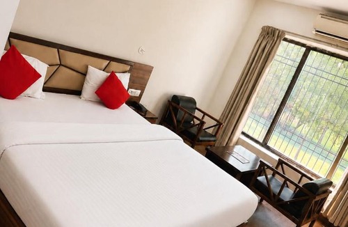 Raigarh Hotel | Red Queen