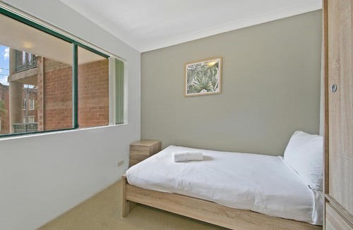 Redfern Apartment | REDFERN 3 BEDROOM APARTMENT FREE PARKING WALK TO CENTRAL STATION NRE187