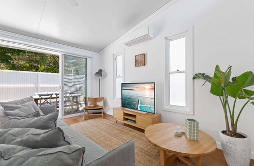 Allambie Heights House | Relaxing 2-Bed Home Close to Beaches and Parks