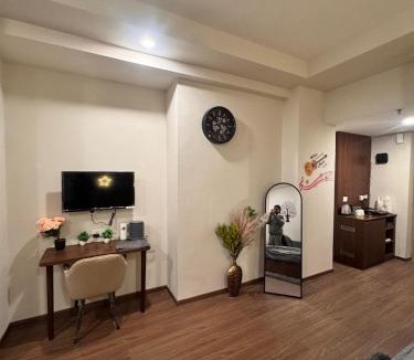 Jaypee Greens Apartment | Relaxing place couple friendly