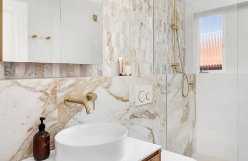 Mosman Apartment | Renovated Apartment Five Minutes to Ferry