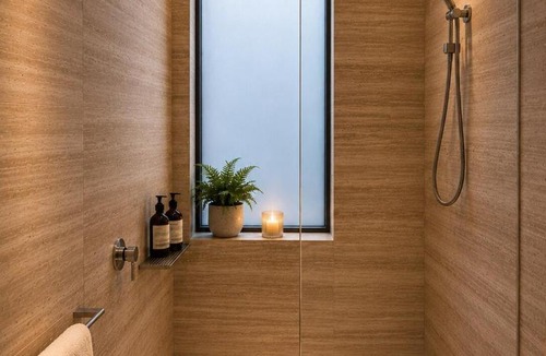 Chinatown Apartment | Romantic City Retreat Near Darling Harbour!