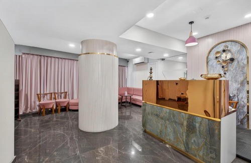 Vadodara Hotel | Rooms To Go - Indian Guest only
