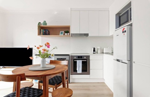 Rose Bay Apartment | Rose Bay Horizon Breezy Living near Beach and Ferry