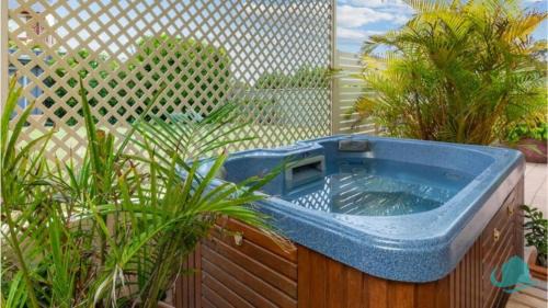 Caves Beach House | Rosies Family Spa Retreat - 300m to the sandy shores of Caves Beach