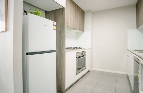Rouse Hill Apartment | Rouse Hill Comfort | Steps to Mall & Metro