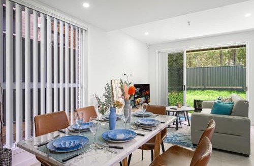 Rouse Hill Villa | Rousehill 5Br near Shopping Centre&Train