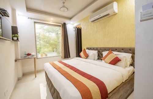 Lajpat Nagar Hotel | Royal Comfort Castle
