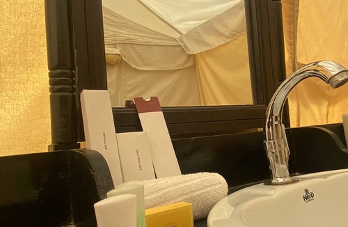 Kanoi Hotel | Royal Golden Camp