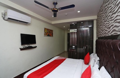 Sector-12A Hotel | Royal O Hotel