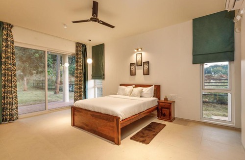 Agara Villa | RoyalCounty VillaJacuzziBBQ30min E-city1hr HSR