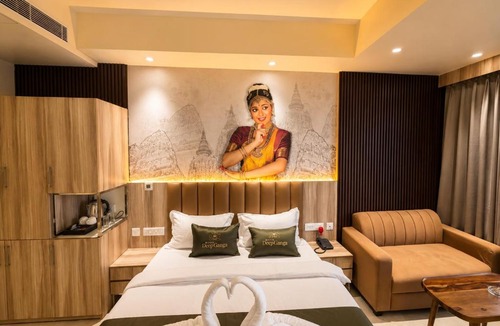 Puri Hotel | Royale DEEPGANGA - Sea View Hotel Near Lighthouse - Free Parking & Restaurant Facility