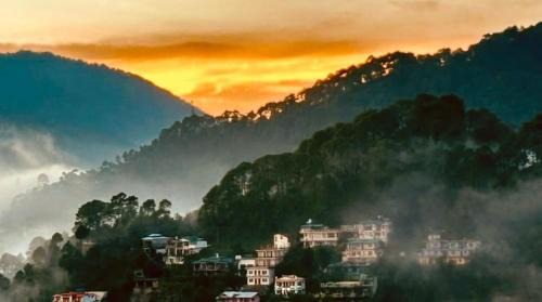 Shyamkhet Apartment | RoyalS Peaceful PenthouseS With Mountains VieW