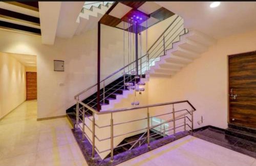 Mahanagar Hotel | RROOMS Hotel Riddhi Inn