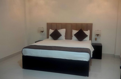 Varanasi Bed & Breakfast | Rudraksh Paradise