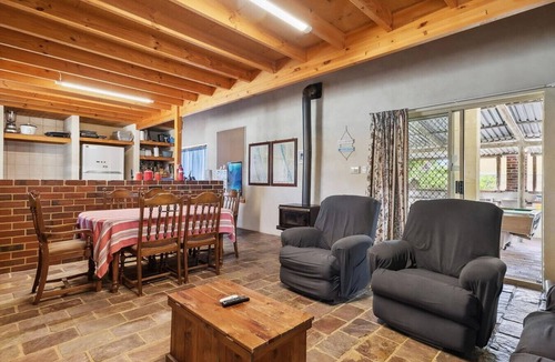 Ledge Point House | Rustic Charm, by the beach