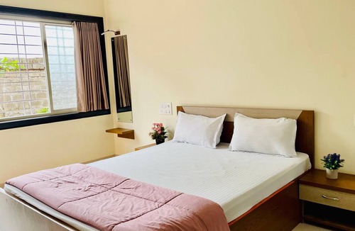 Wai Hotel | S J Agro Tourism
