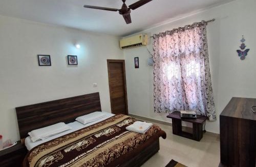 Katra House | Saatvik Homestay with Free Pickup & Drop for Vaishno Devi Yatra