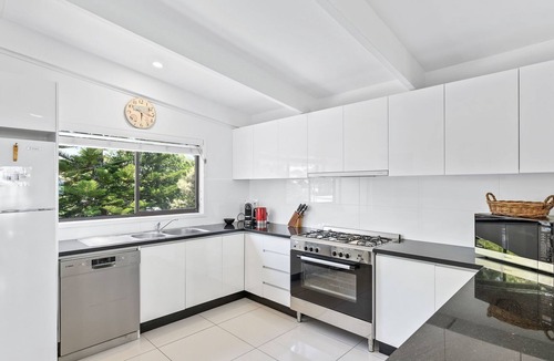 Vincentia House | Sabia Beach House by Book Jervis Bay - Beachfront - Sleeps 6