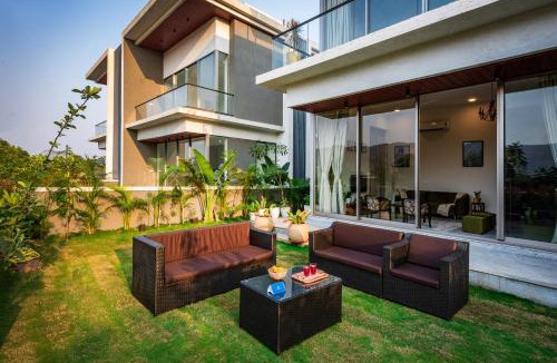 Wadgaon Villa | SaffronStays Twin & Tonic