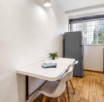 Pali Hill Apartment | Sage - Cozy Chic Well-Equipped Studio in Bandra