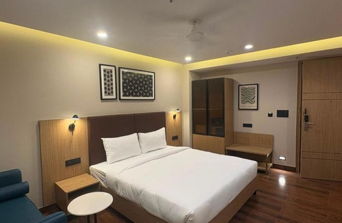 Noida Hotel | Saltstayz Premier - Noida Sector 15