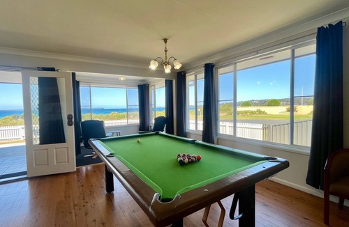 Vincentia House | Sandy Shores Vincentia by Book Jervis Bay - Across the Road from the Beach! The Perfect Escape