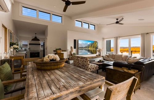 Saratoga House | Saratoga Bayfront Haven Ferry Kayaks BBQ